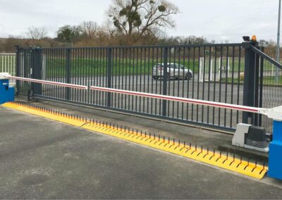 barrière avec herse