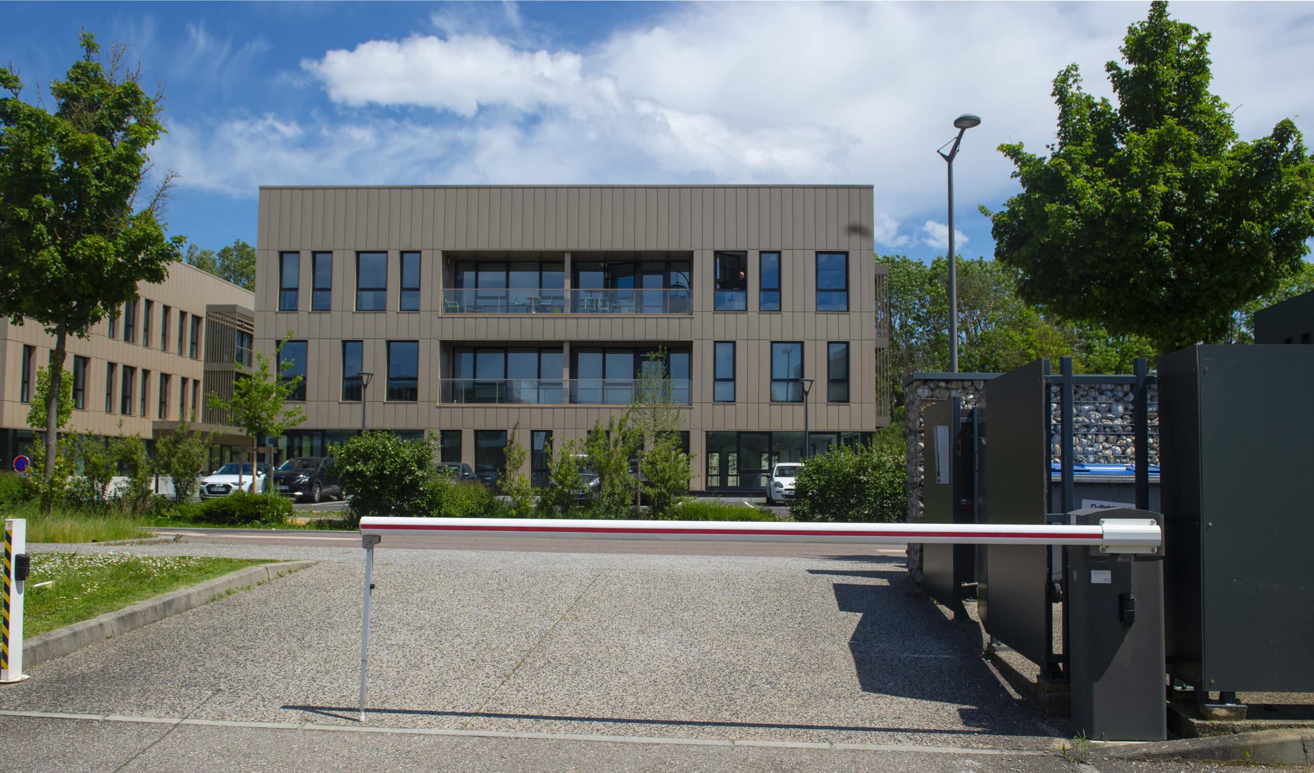 _DMK1236_1 barrières automatique bâtiments publics et établissements scolaires